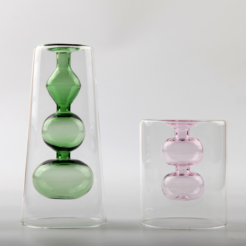 цветная стеклянная ваза с шаром